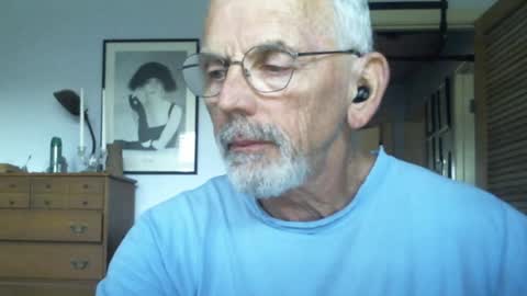 Snapshot of gulfcoast1952 chatting on December 21, 2:26 pm Roy online show from December 21, 2:26 pm