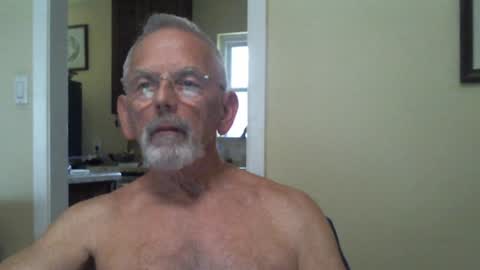 Snapshot of gulfcoast1952 chatting on January 15, 4:00 pm Roy online show from January 15, 4:00 pm