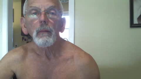 Snapshot of gulfcoast1952 chatting on January 24, 8:43 pm Roy online show from January 24, 8:43 pm