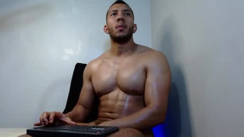 holl latino online show from June 11, 1:38 am