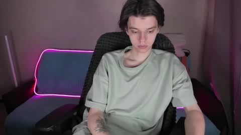 guy_liam1 online show from February 14, 7:33 pm