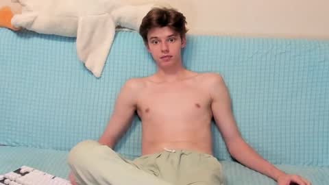 guy_liam1 online show from October 31, 2:20 pm