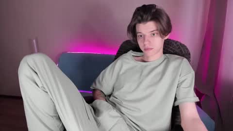 guy_liam1 online show from February 21, 2:16 pm