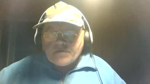 guyboy73 online show from October 15, 8:27 pm