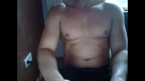 Snapshot of gymxxx_ chatting on December 25, 10:39 am gymxxx_ online show from December 25, 10:39 am