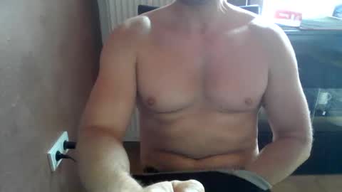 Snapshot of gymxxx_ chatting on October 3, 10:53 am gymxxx_ online show from October 3, 10:53 am