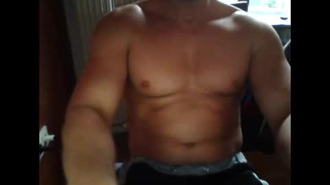 Snapshot of gymxxx_ chatting on December 7, 12:24 pm gymxxx_ online show from December 7, 12:24 pm