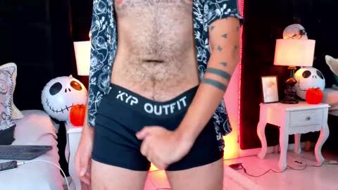 Snapshot of hairy_diamond chatting on October 16, 4:42 am H A I R Y D I A M O N D online show from October 16, 4:42 am