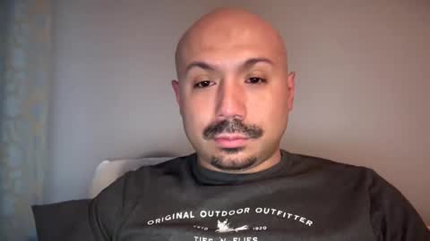 Snapshot of hairyman30000 chatting on February 25, 1:41 am hairyman30000 online show from February 25, 1:41 am