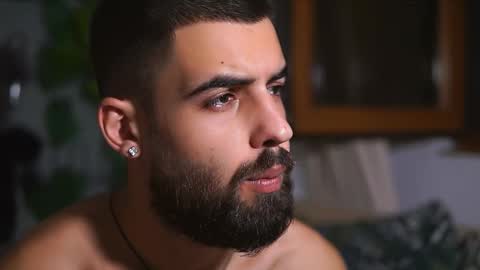 Snapshot of hairyrobxxx chatting on September 13, 3:40 am HairyRobXxX online show from September 13, 3:40 am