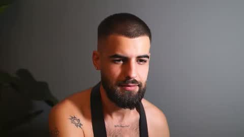 Snapshot of hairyrobxxx chatting on September 21, 6:30 pm HairyRobXxX online show from September 21, 6:30 pm