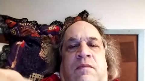 Snapshot of hairyspermballs chatting on January 3, 12:22 am Marty online show from January 3, 12:22 am