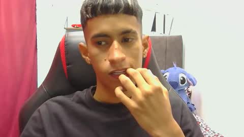 hamcummboy20 online show from April 29, 11:44 pm
