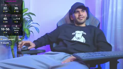 hamiltong12 online show from April 4, 12:18 am