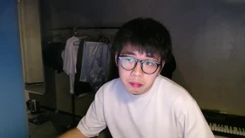 Snapshot of handsome_mannn chatting on October 11, 10:14 pm handsome_mannn online show from October 11, 10:14 pm