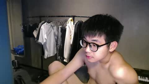 Snapshot of handsome_mannn chatting on September 13, 7:59 pm handsome_mannn online show from September 13, 7:59 pm