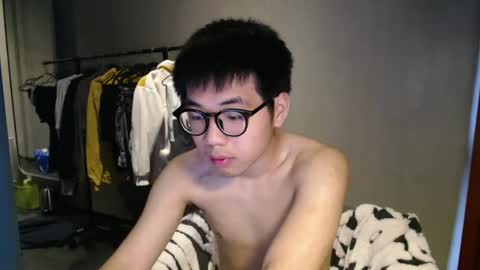 Snapshot of handsome_mannn chatting on February 9, 12:52 pm handsome_mannn online show from February 9, 12:52 pm