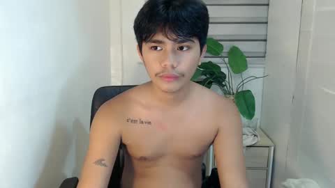 Snapshot of handsome_vanana chatting on February 13, 10:12 am handsome_vanana online show from February 13, 10:12 am