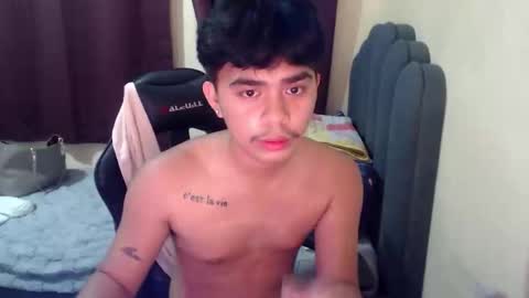 Snapshot of handsome_vanana chatting on October 10, 9:03 am handsome_vanana online show from October 10, 9:03 am
