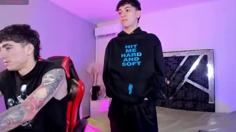 leonardfarrucknick and otis online show from April 21, 2:37 am