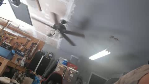 handystud33 online show from April 18, 5:14 pm