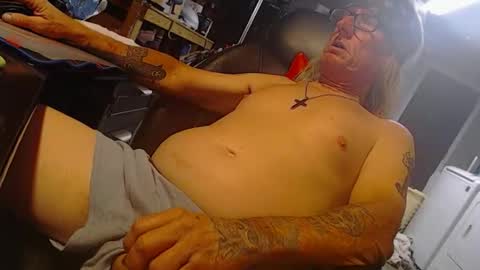 handystud33 online show from April 21, 11:05 am