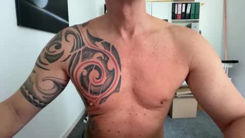 hanky online show from November 2, 11:36 am