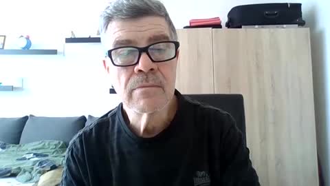 Snapshot of hanzik1954 chatting on February 15, 12:54 pm hanzik1954 online show from February 15, 12:54 pm