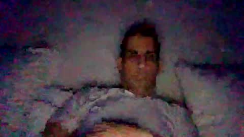 Snapshot of happy2334 chatting on October 18, 1:49 pm skysky6969 online show from October 18, 1:49 pm