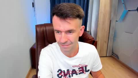 Snapshot of hard_and_juici chatting on September 22, 12:37 pm Steve online show from September 22, 12:37 pm