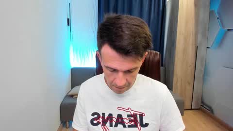 Snapshot of hard_and_juici chatting on October 7, 9:02 am Steve online show from October 7, 9:02 am