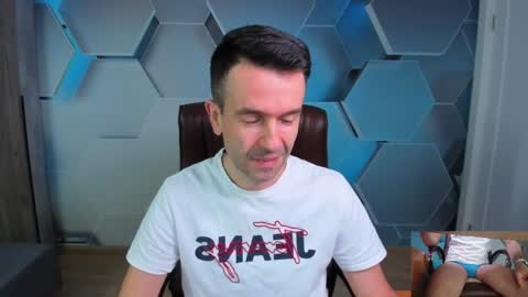 Steve online show from April 20, 7:44 am