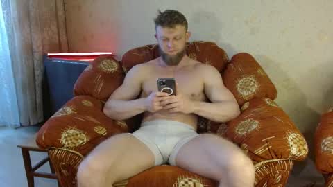 Snapshot of hardandripped chatting on February 27, 8:17 am Valentino Hard online show from February 27, 8:17 am