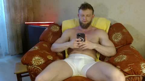 Snapshot of hardandripped chatting on March 7, 8:13 am Valentino Hard online show from March 7, 8:13 am