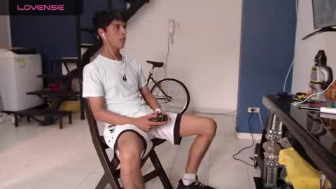 Snapshot of hardsexlove08 chatting on February 21, 9:32 pm Andres Dean online show from February 21, 9:32 pm