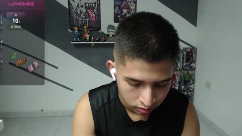 Snapshot of harold_18_ chatting on December 12, 6:53 pm harold_18_ online show from December 12, 6:53 pm