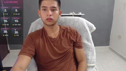Snapshot of harold_18_ chatting on February 10, 8:10 pm harold_18_ online show from February 10, 8:10 pm
