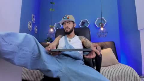 harold_999 online show from May 6, 10:21 pm