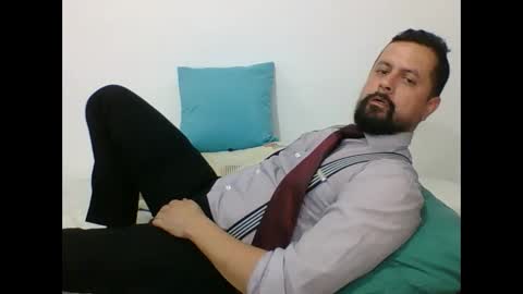 Snapshot of harry_goldenmillerx10fun chatting on March 12, 9:03 pm Harry online show from March 12, 9:03 pm