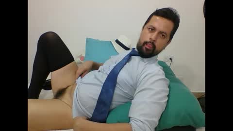 Snapshot of harry_goldenmillerx10fun chatting on December 5, 8:56 pm Harry online show from December 5, 8:56 pm