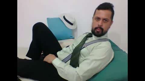 Snapshot of harry_goldenmillerx10fun chatting on January 9, 9:26 pm Harry online show from January 9, 9:26 pm
