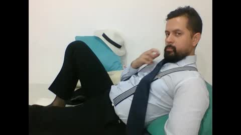 Snapshot of harry_goldenmillerx10fun chatting on January 24, 8:54 pm Harry online show from January 24, 8:54 pm