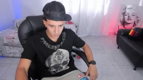 Snapshot of haydenn_boy chatting on October 9, 2:00 pm Hayen Boy online show from October 9, 2:00 pm