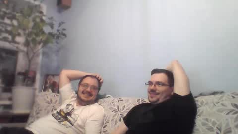 hedineko online show from May 10, 1:01 pm
