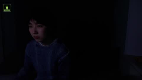 HEEJIN online show from April 21, 8:04 pm