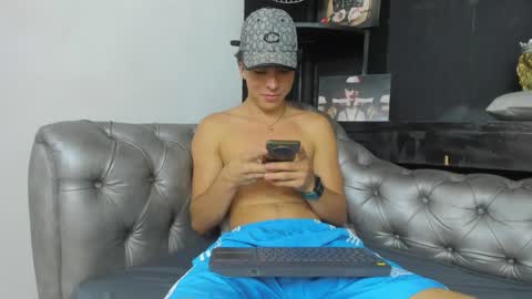Snapshot of heellboy_ chatting on October 15, 7:54 pm heellboy_ online show from October 15, 7:54 pm