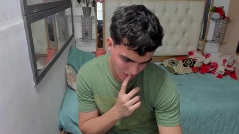 heiker_ online show from November 8, 3:32 am