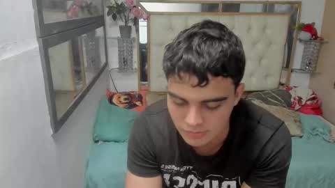 heiker_ online show from November 10, 3:33 am