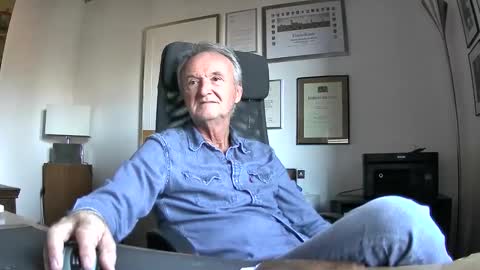 helmut227 online show from November 7, 2:20 pm