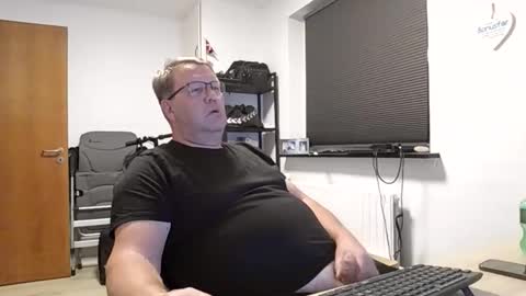 henrikrp1971 online show from November 16, 8:22 pm